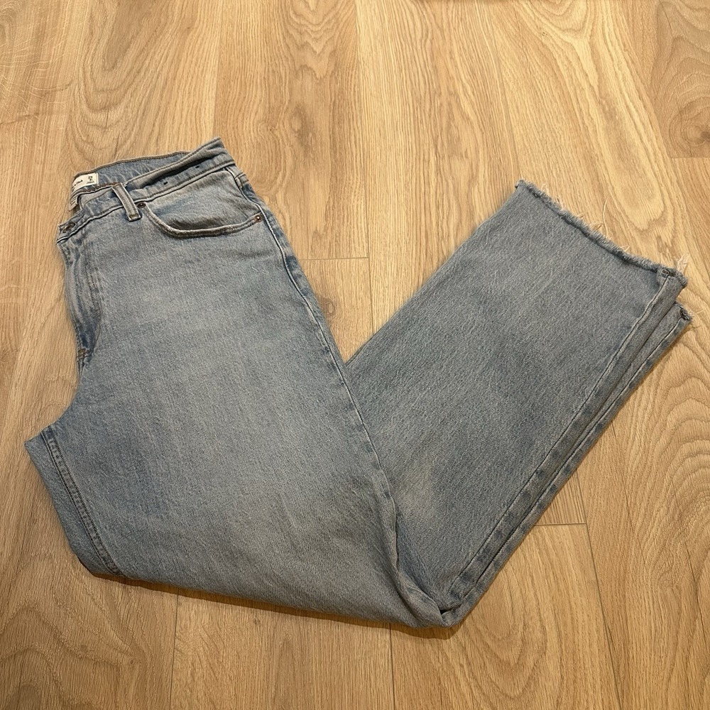 Abercrombie‎ And Fitch Curve Love Baggy Low Rise 29 8R Light Wash Jeans Raw Hem